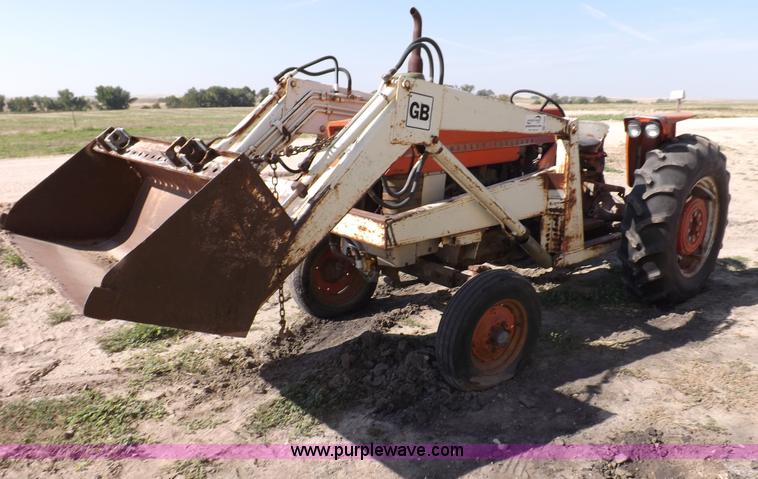 image for item F6009 1966 Massey Fergusen MF165 tractor