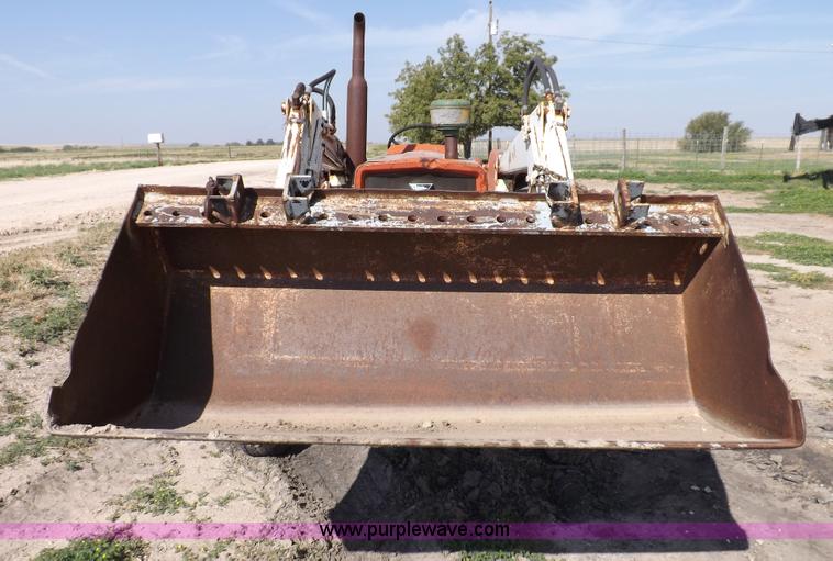 image for item F6009 1966 Massey Fergusen MF165 tractor