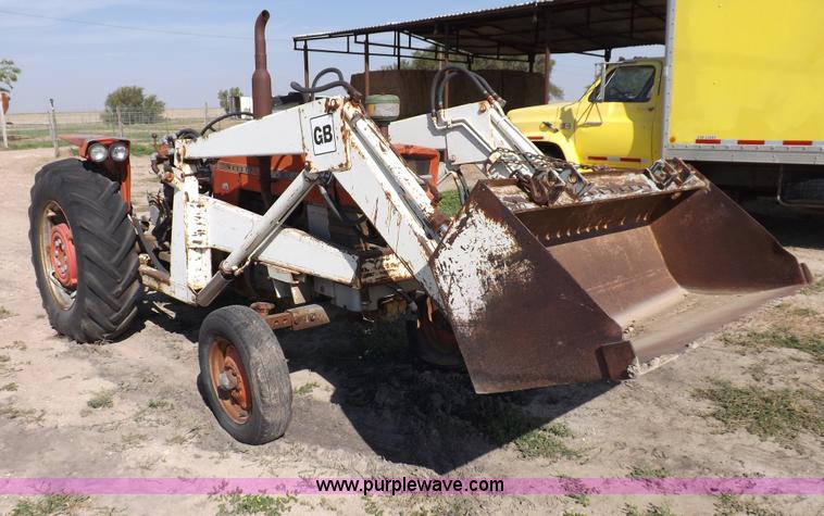 image for item F6009 1966 Massey Fergusen MF165 tractor