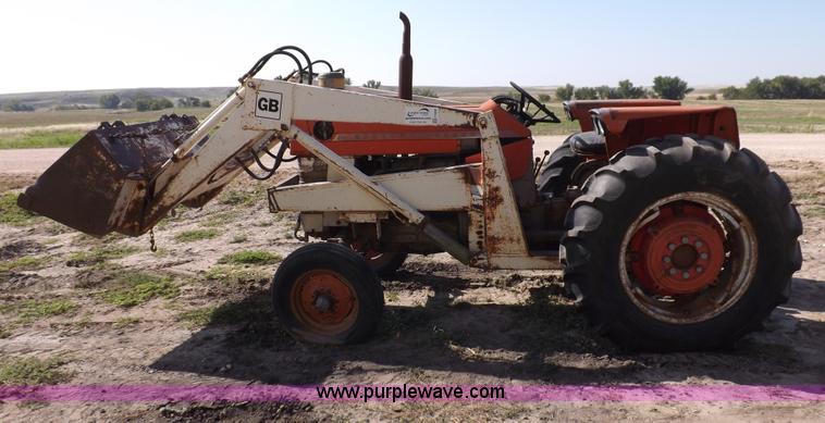 image for item F6009 1966 Massey Fergusen MF165 tractor