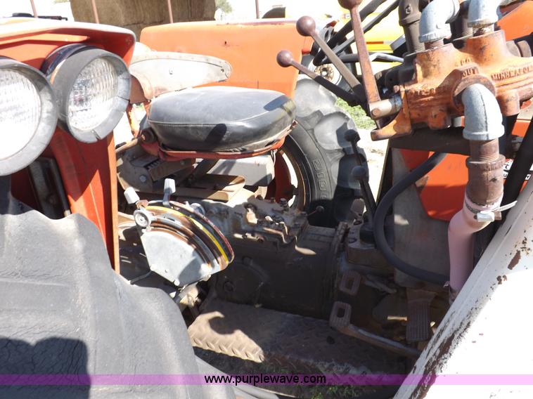 image for item F6009 1966 Massey Fergusen MF165 tractor