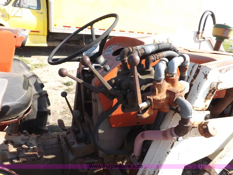 image for item F6009 1966 Massey Fergusen MF165 tractor