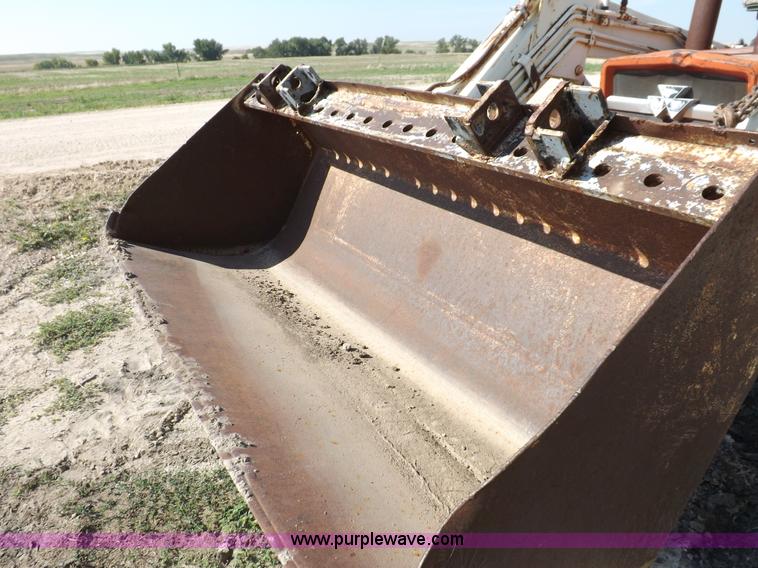 image for item F6009 1966 Massey Fergusen MF165 tractor