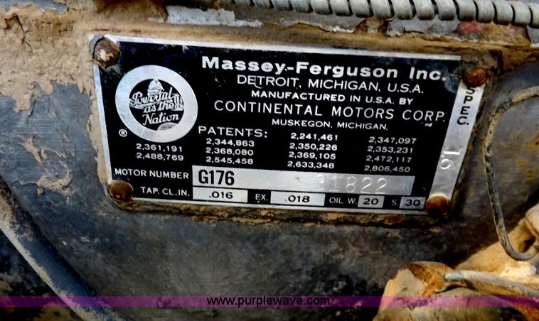 image for item F6009 1966 Massey Fergusen MF165 tractor