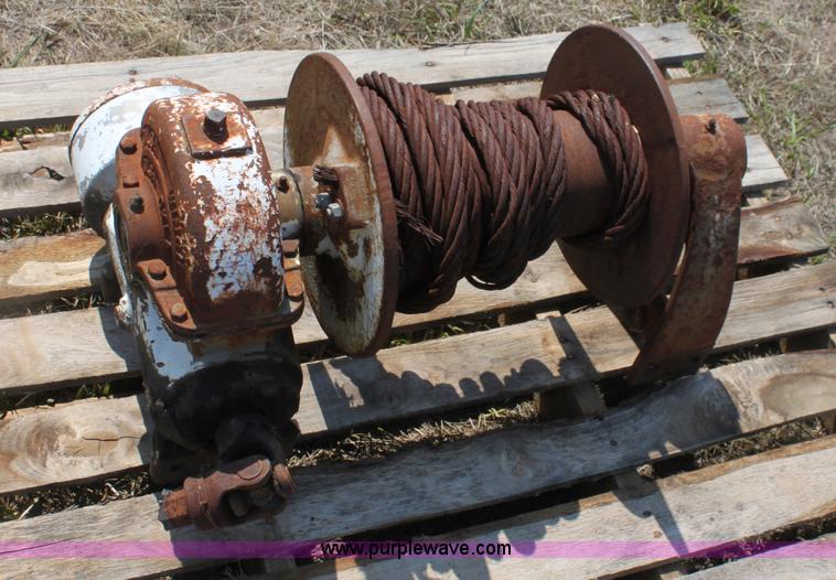 image for item G4702 Tulsa winch