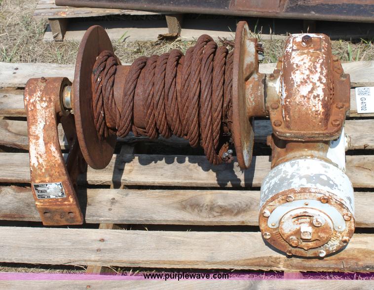 image for item G4702 Tulsa winch