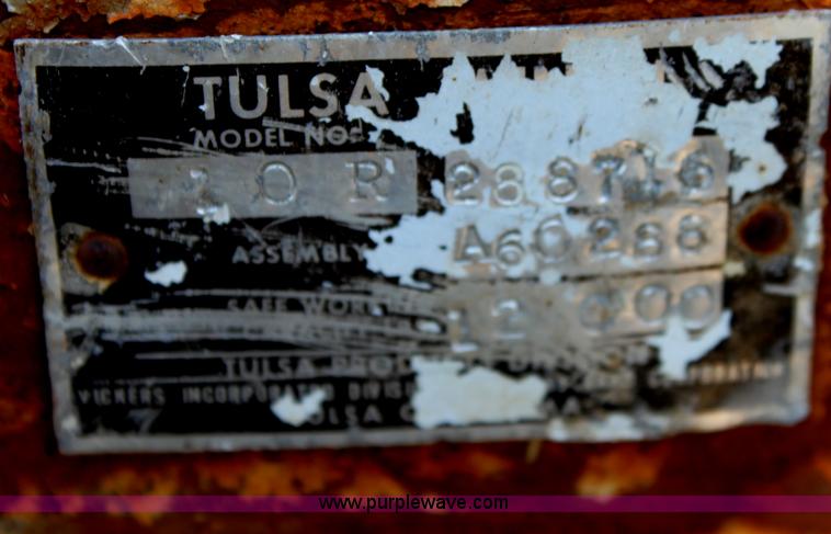 image for item G4702 Tulsa winch