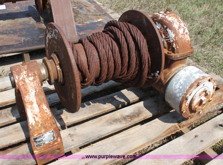 image for item G4702 Tulsa winch