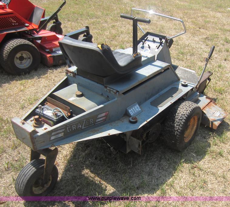 image for item H9773 Grazer G1142 lawn mower