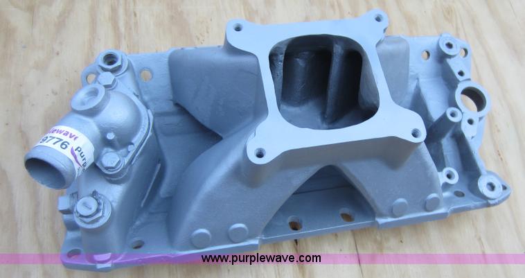 image for item H9776 Assorted engine parts