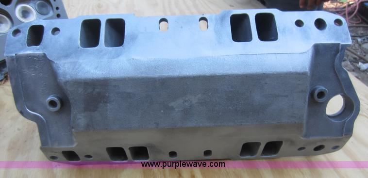 image for item H9776 Assorted engine parts