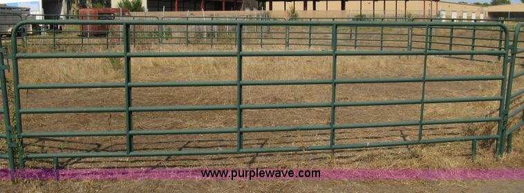 image for item R9643 Portable corral panels