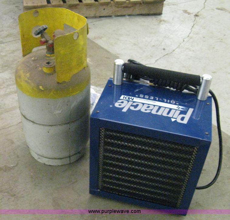 Pinnacle 5115 refrigerant recovery system in Wichita, KS Item R9657