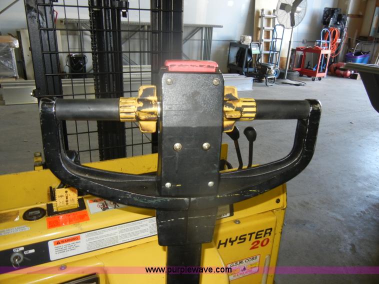 image for item U9249 Hyster W20XTA electric lift truck