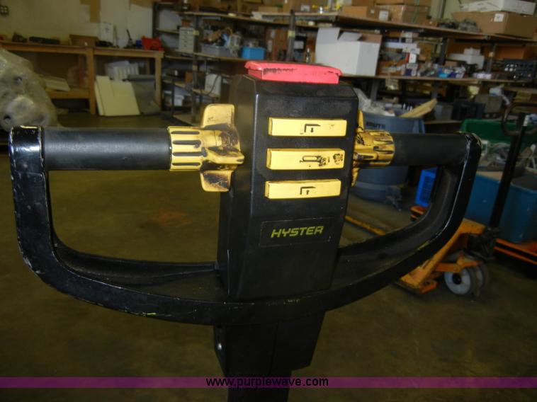 image for item U9249 Hyster W20XTA electric lift truck