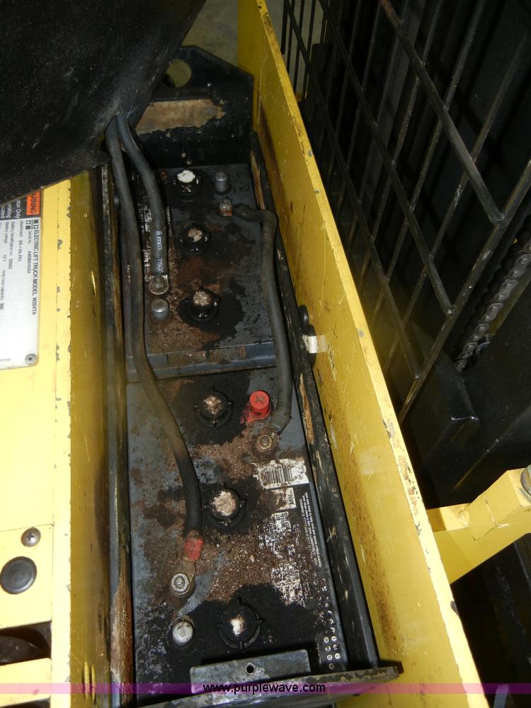 image for item U9249 Hyster W20XTA electric lift truck