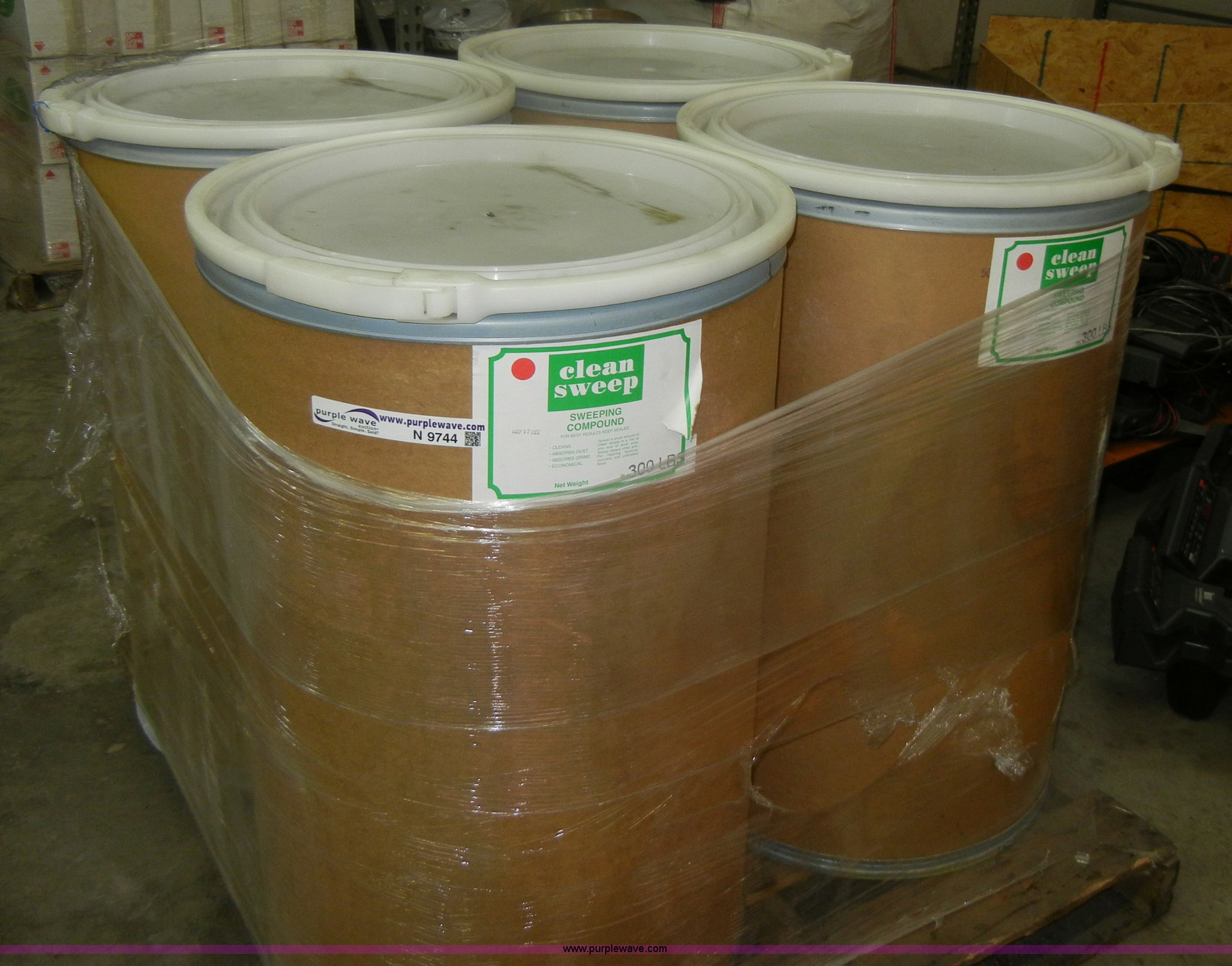 (4) 300 lb containers of Clean Sweep sweeping compound in Olathe, KS ...