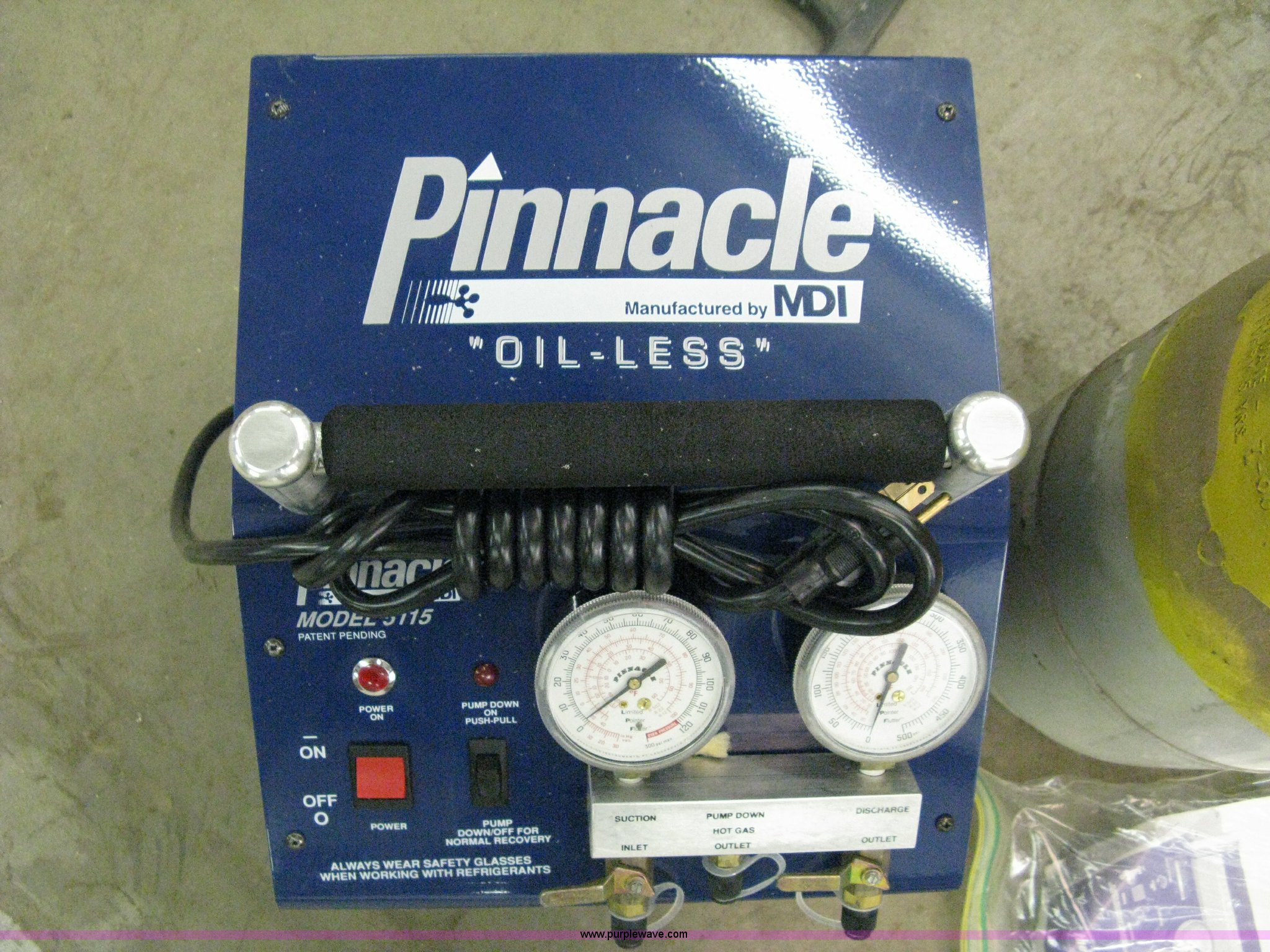 Pinnacle 5115 refrigerant recovery system in Wichita, KS Item R9657