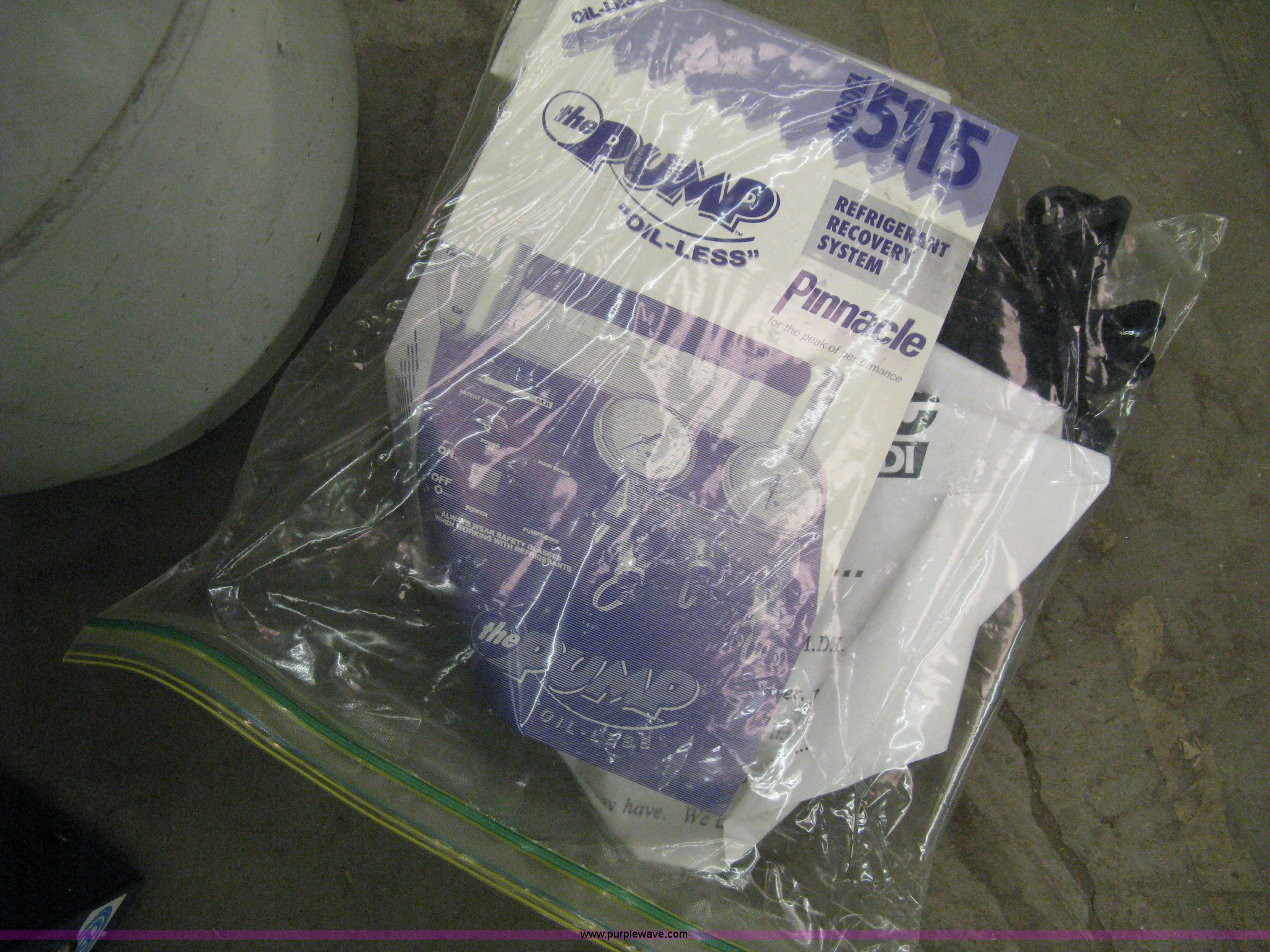 Pinnacle 5115 refrigerant recovery system in Wichita, KS Item R9657