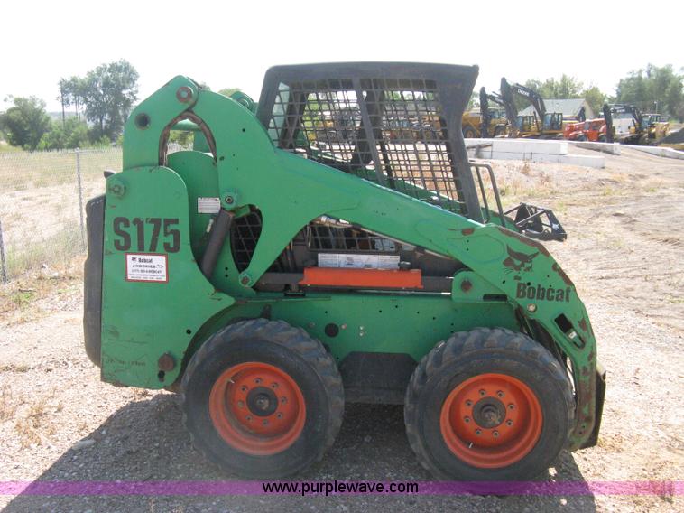 image for item B8068 2005 Bobcat S175 skid steer