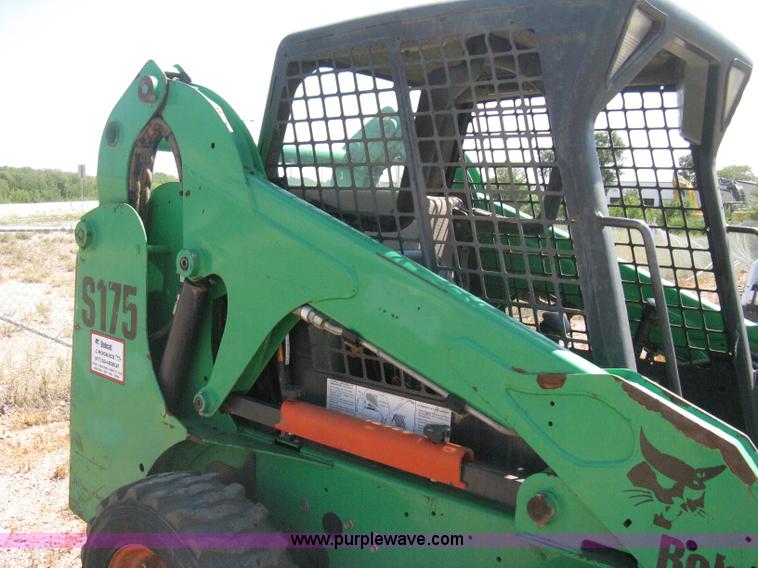 image for item B8068 2005 Bobcat S175 skid steer
