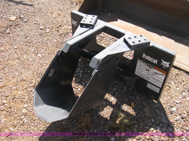 image for item B8077 2006 Bobcat 12S digger attachment