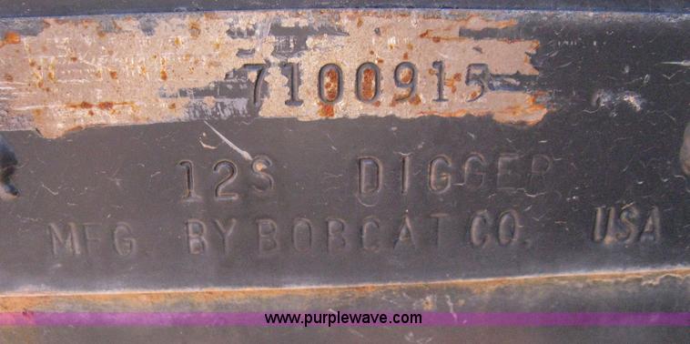 image for item B8077 2006 Bobcat 12S digger attachment