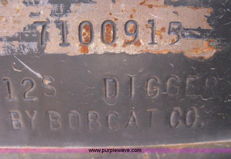 image for item B8077 2006 Bobcat 12S digger attachment