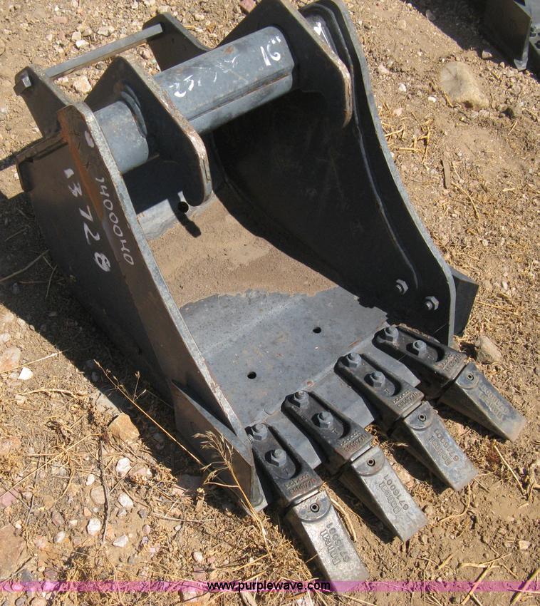 Bobcat 16" toothed excavator bucket in Colorado Springs, CO Item