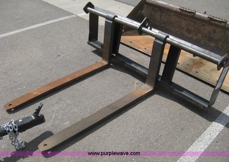 image for item B8085 Pallet fork skid steer attachment