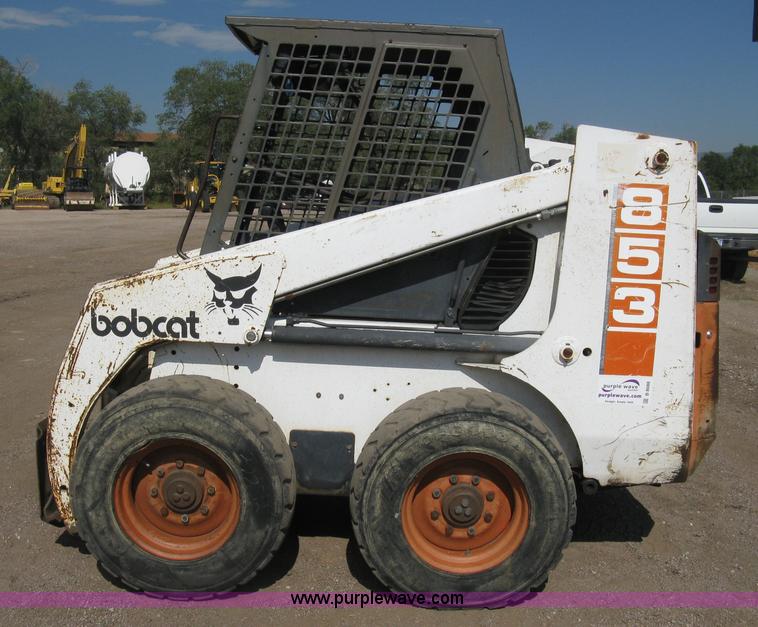 image for item B8088 1992 Bobcat 853 skid steer