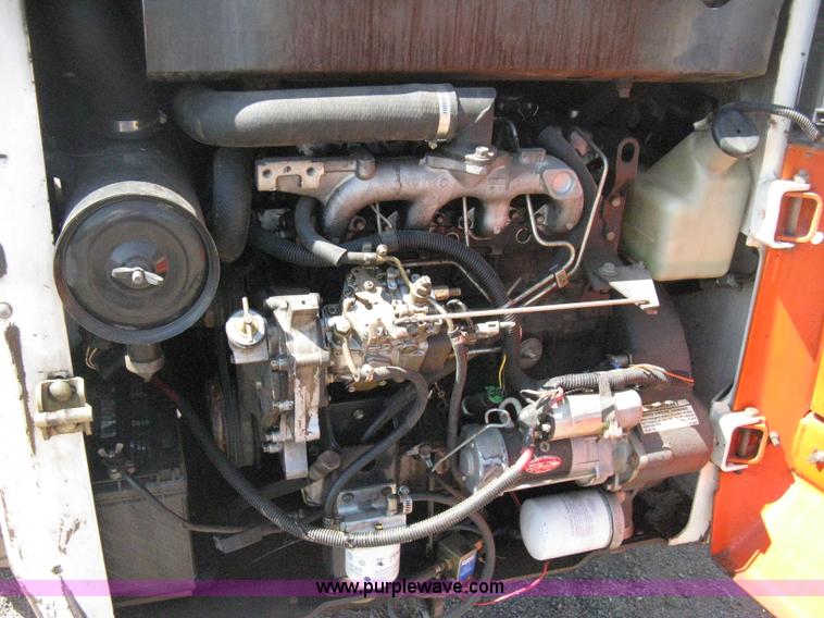 image for item B8088 1992 Bobcat 853 skid steer