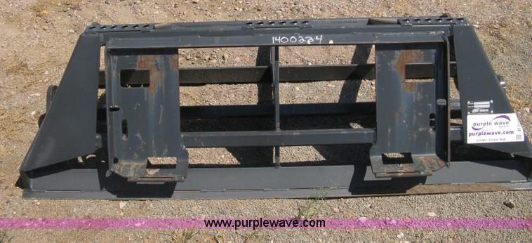 image for item B8091 2006 Bobcat 72 land plane