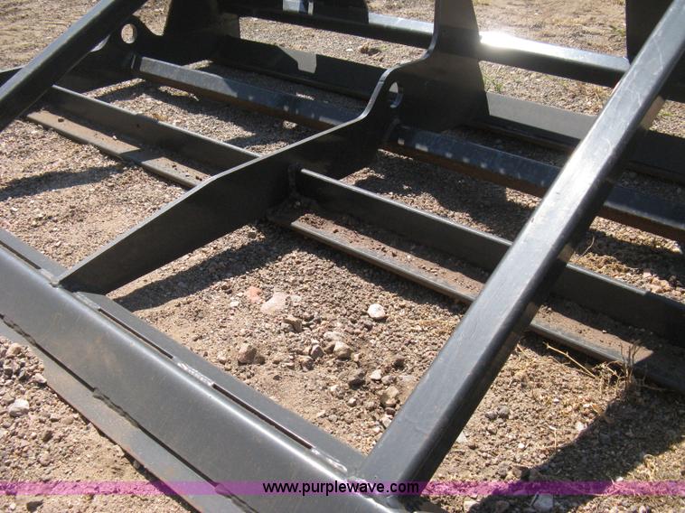 image for item B8091 2006 Bobcat 72 land plane