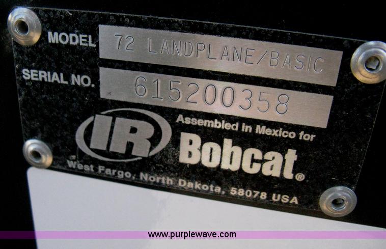 image for item B8091 2006 Bobcat 72 land plane