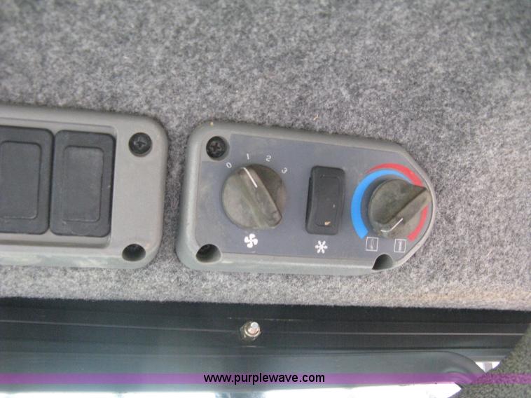 image for item B8094 2010 Bobcat S185 skid steer