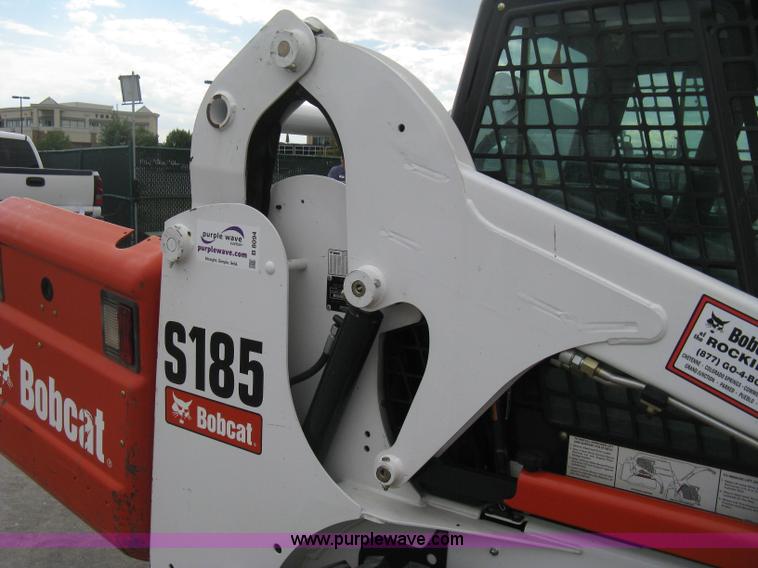 image for item B8094 2010 Bobcat S185 skid steer