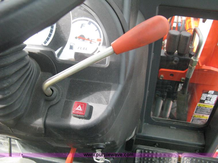 image for item B8095 2008 Kubota B3030 MFWD tractor