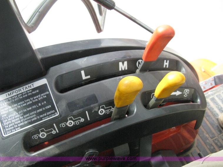 image for item B8095 2008 Kubota B3030 MFWD tractor