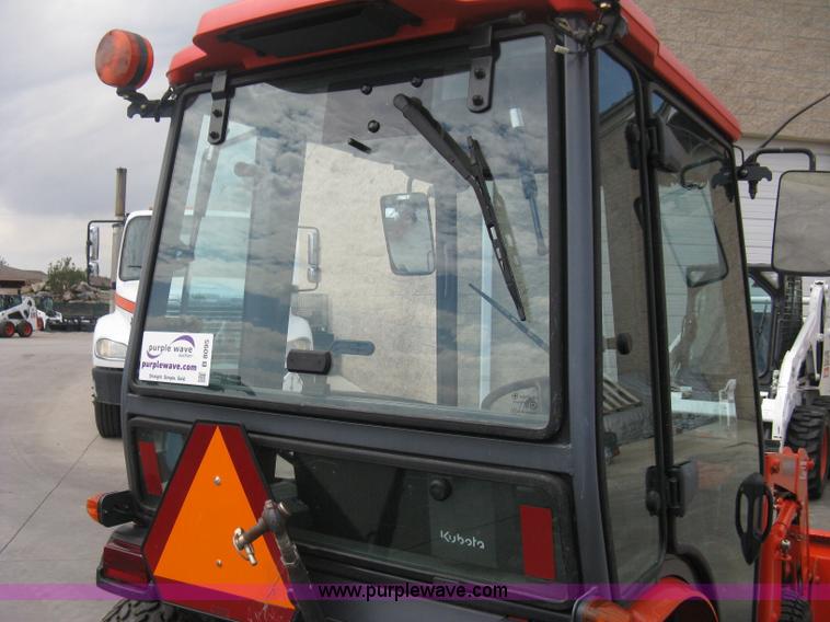 image for item B8095 2008 Kubota B3030 MFWD tractor