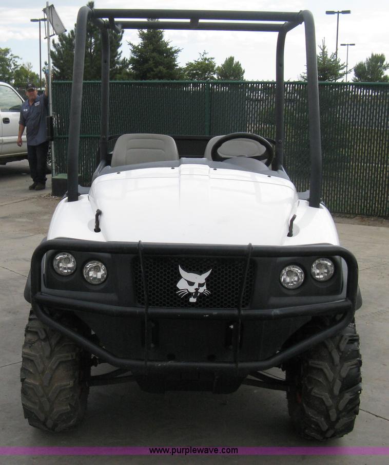 image for item B8096 2007 Bobcat 2200 utility vehicle