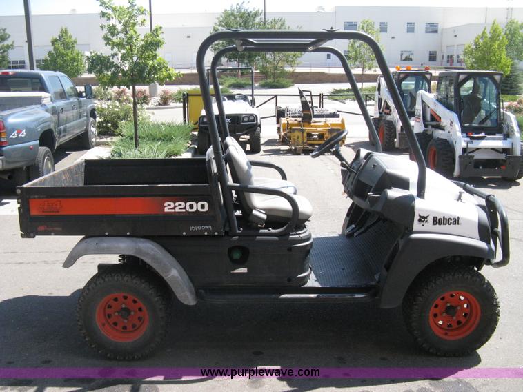 image for item B8102 2007 Bobcat 2200 utility vehicle