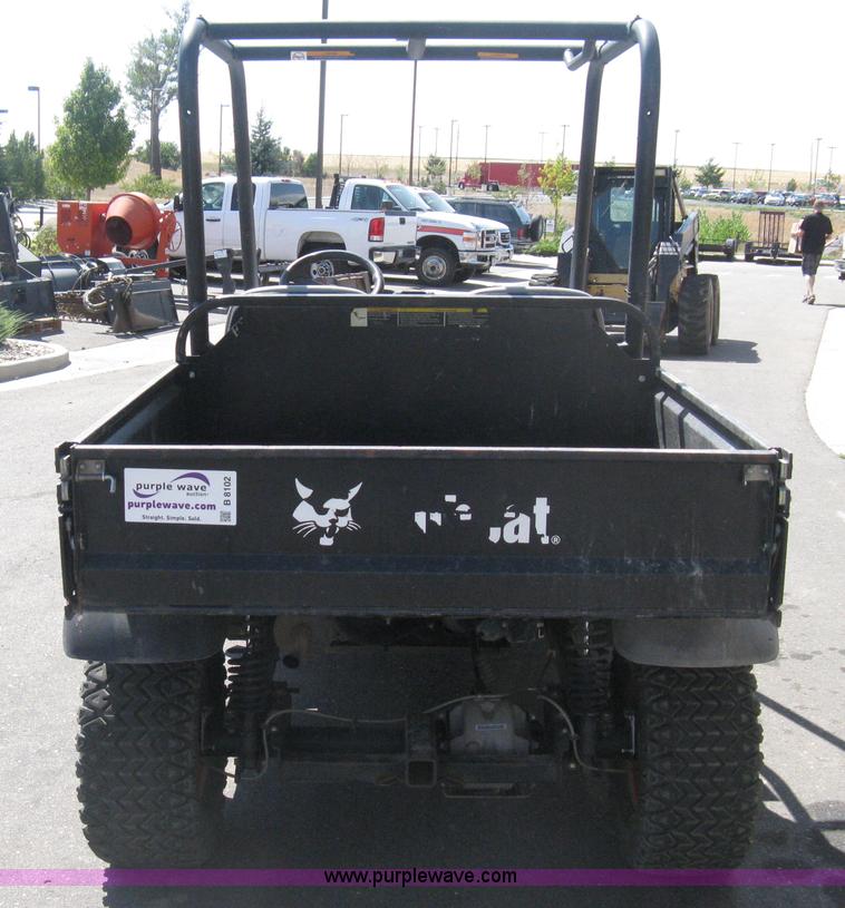 image for item B8102 2007 Bobcat 2200 utility vehicle