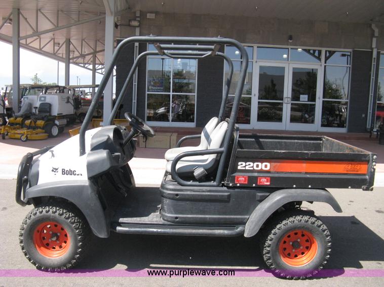 image for item B8102 2007 Bobcat 2200 utility vehicle