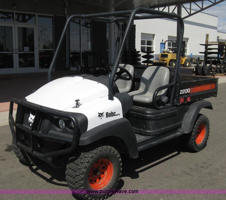 image for item B8102 2007 Bobcat 2200 utility vehicle