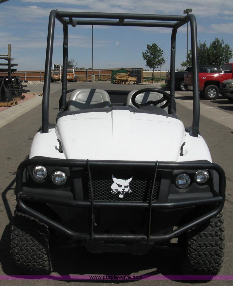 image for item B8102 2007 Bobcat 2200 utility vehicle