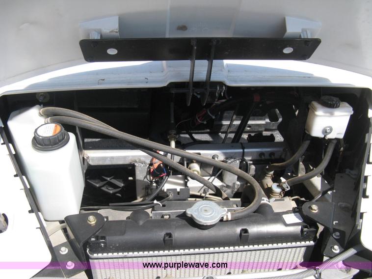 image for item B8102 2007 Bobcat 2200 utility vehicle