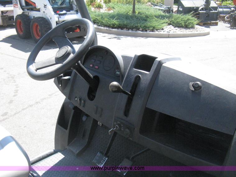 image for item B8102 2007 Bobcat 2200 utility vehicle