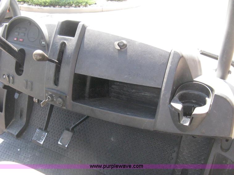 image for item B8102 2007 Bobcat 2200 utility vehicle