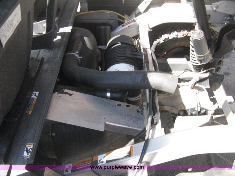 image for item B8102 2007 Bobcat 2200 utility vehicle